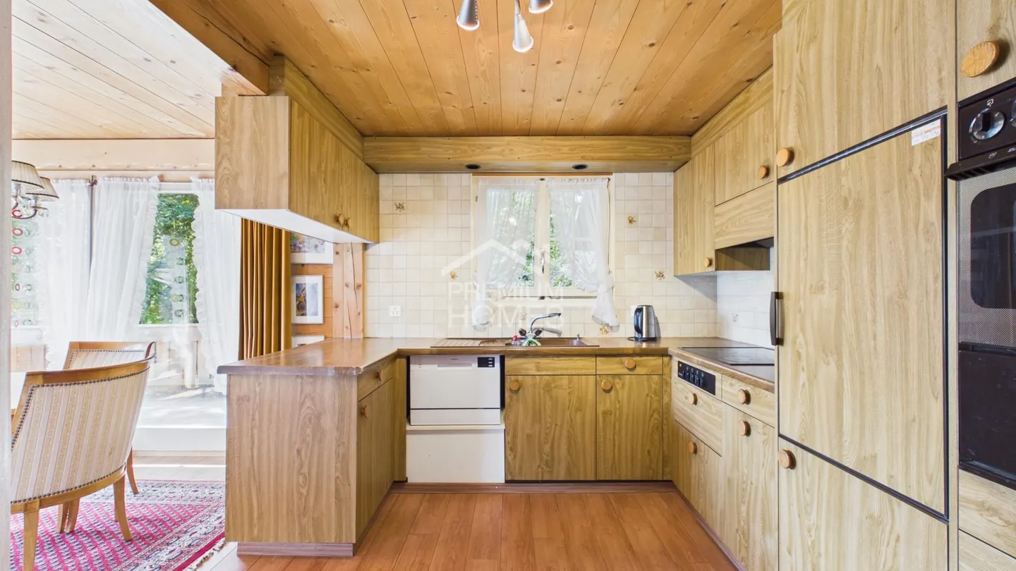 A chalet, two units, many possibilities - Your chance! - Photo 5 of 12