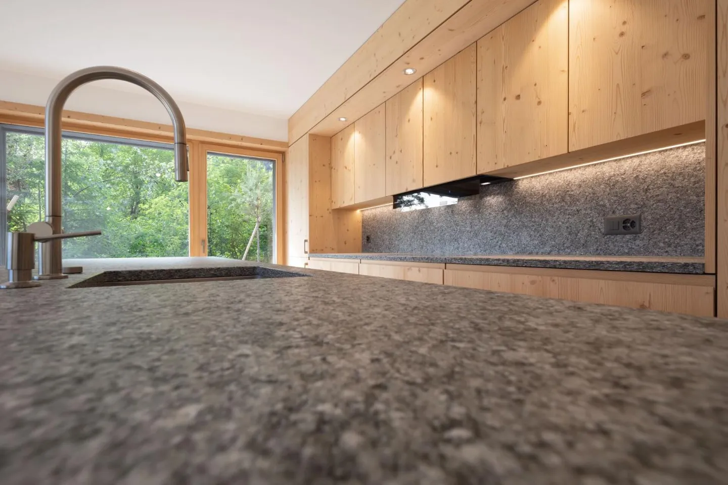 Luxury Apartment in Villars - Photo 7 of 13