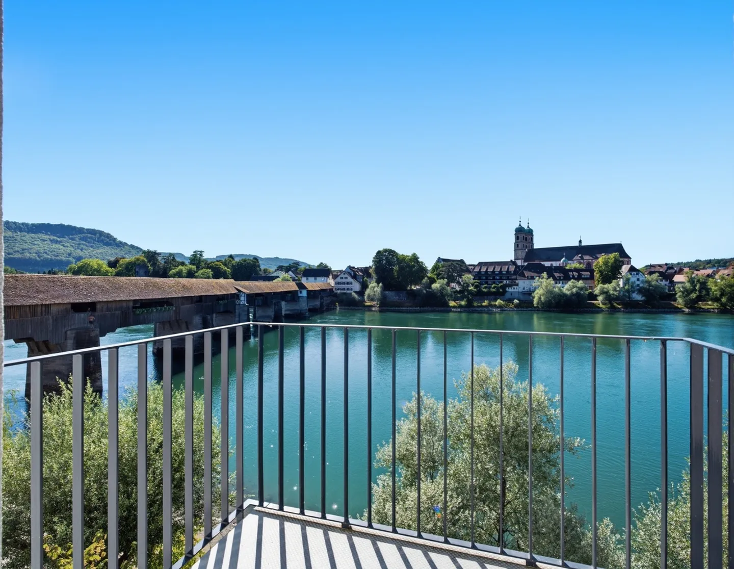 Appartamento esclusivo di 2,5 stanze con balcone e vista sul Reno - Foto 1 di 18