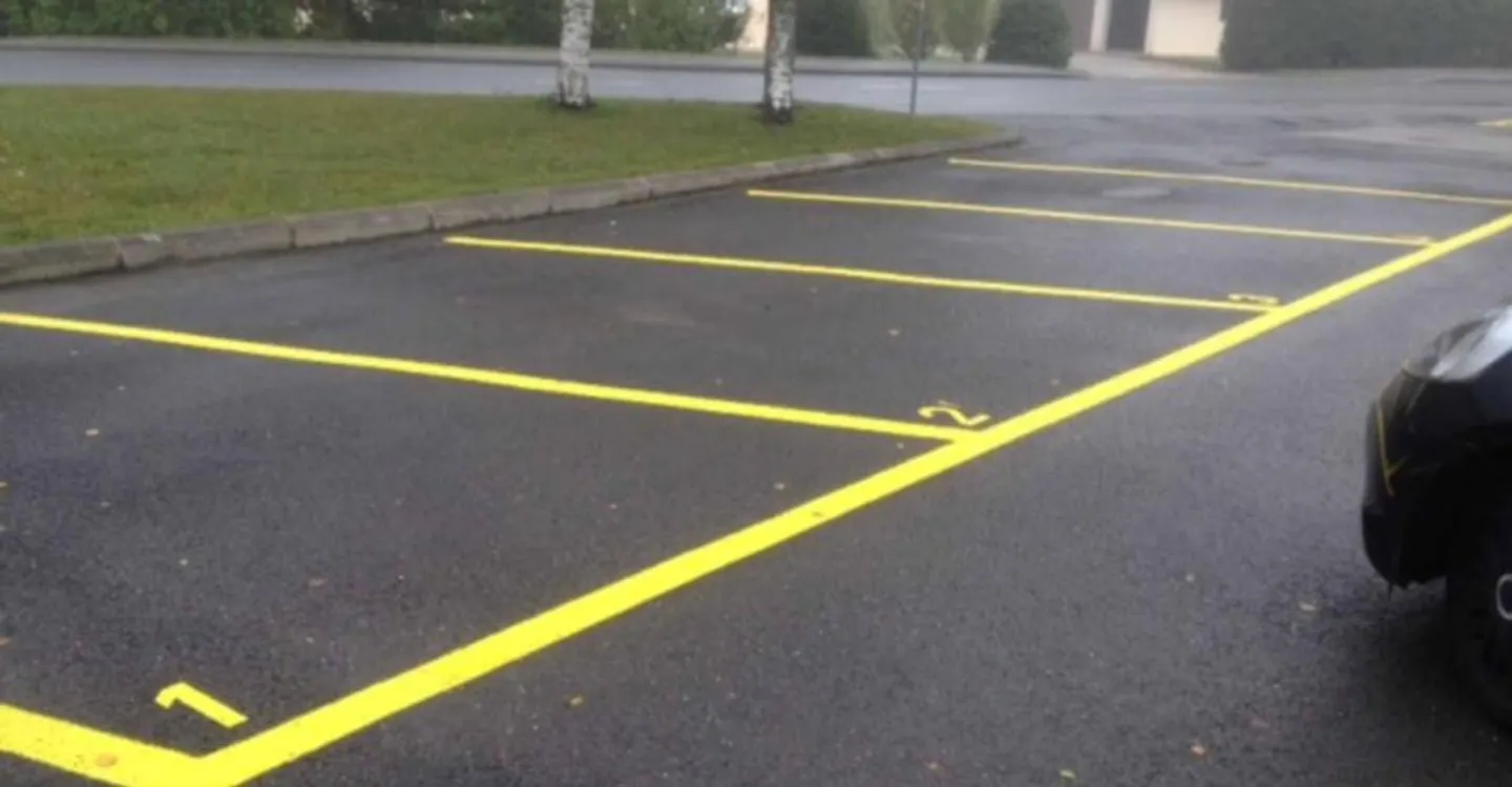 Parkplatz zu vermieten im Sentier - Foto 1 von 1