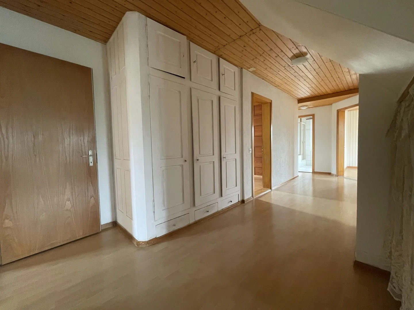 Appartement spacieux de 5,5 pièces au centre du village - Photo 4 sur 11