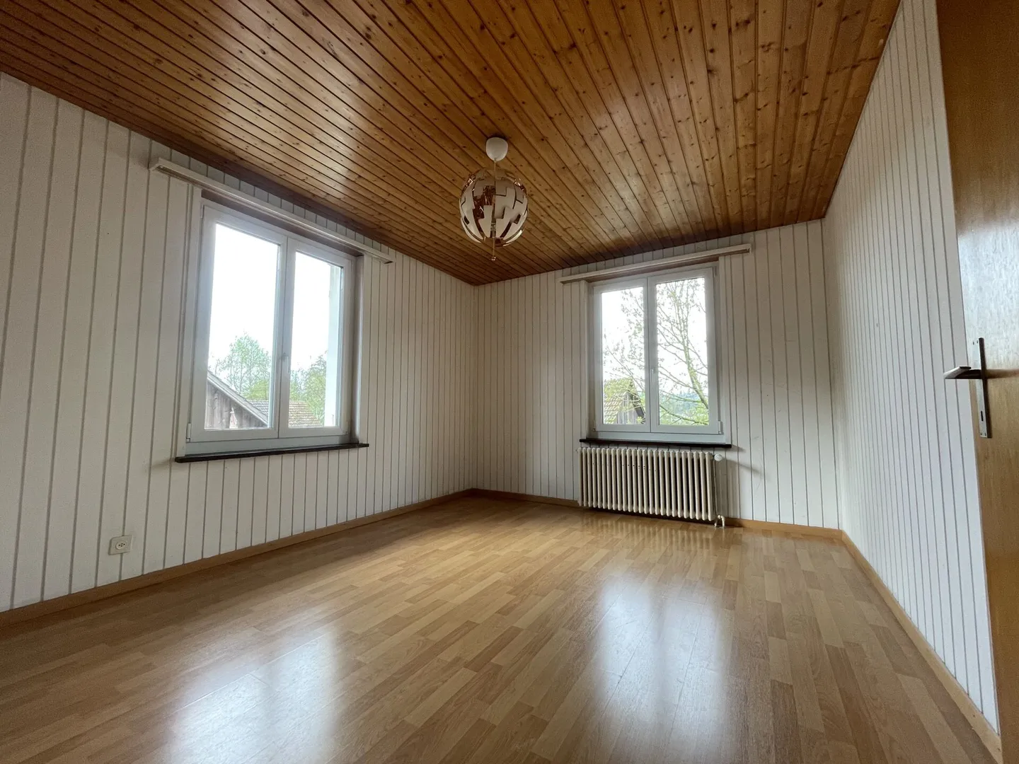 Appartement spacieux de 5,5 pièces au centre du village - Photo 7 sur 11