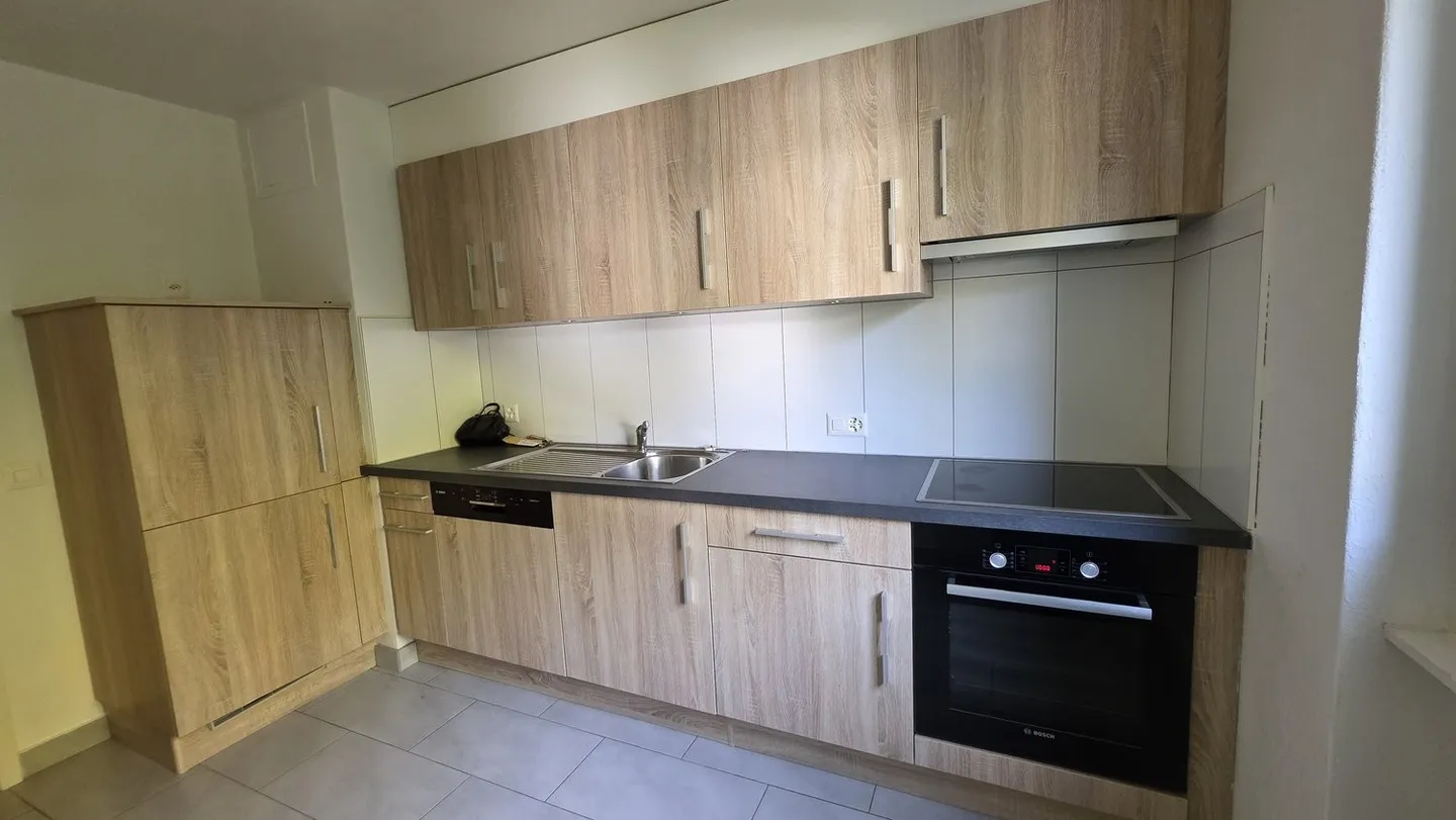 3 pièces calme avec balcon et cuisine équipée - Photo 2 sur 5