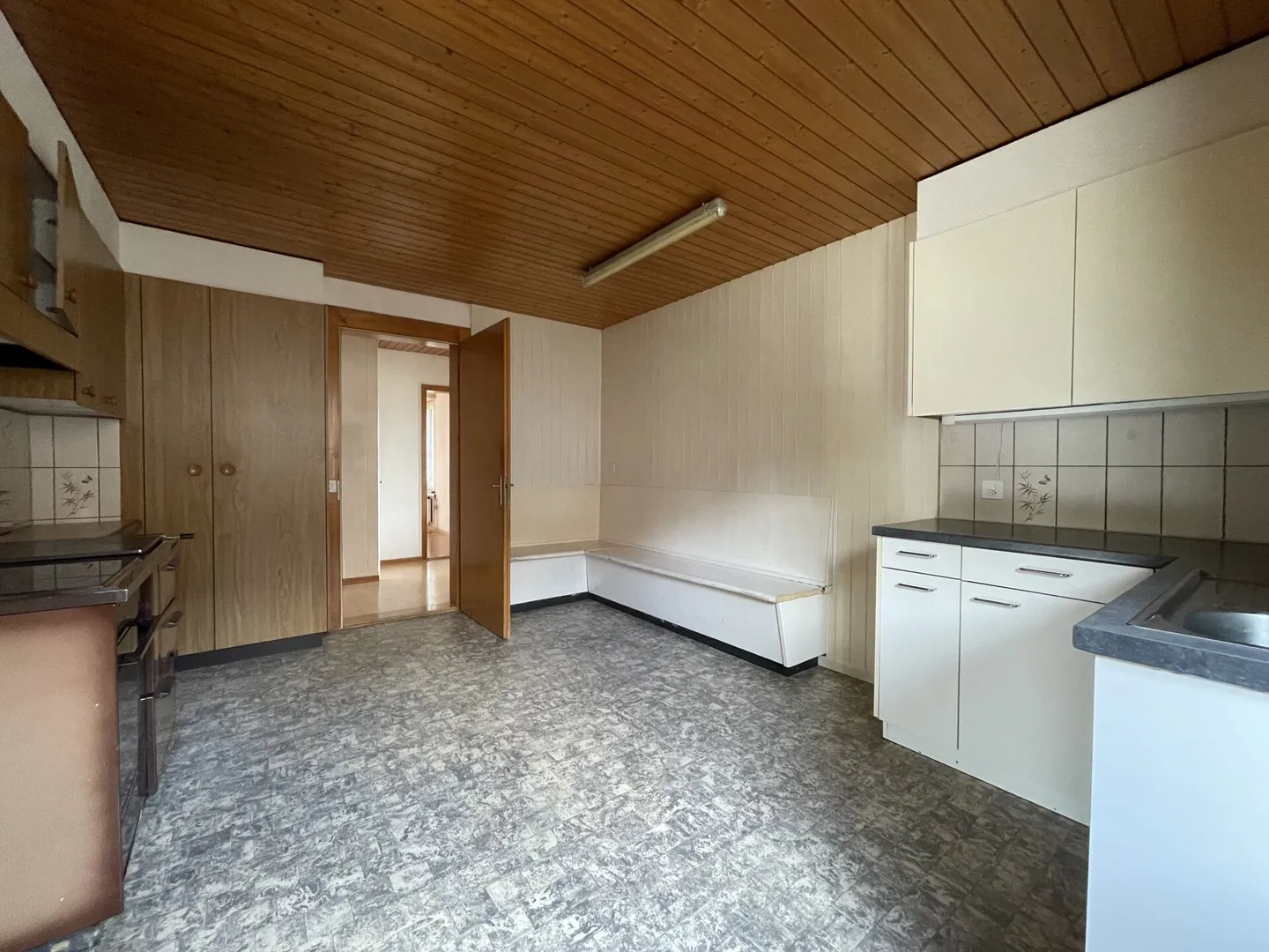 Appartement spacieux de 5,5 pièces au centre du village - Photo 11 sur 11