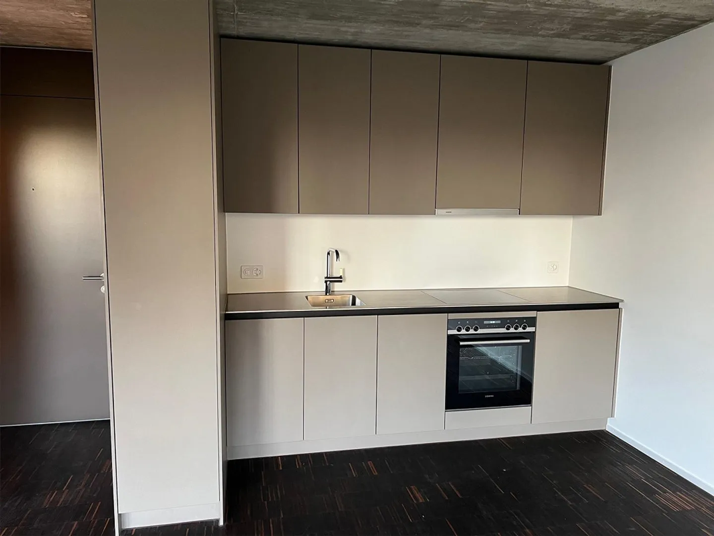 Live in an ideal location - directly on the Rhine - Photo 4 of 8