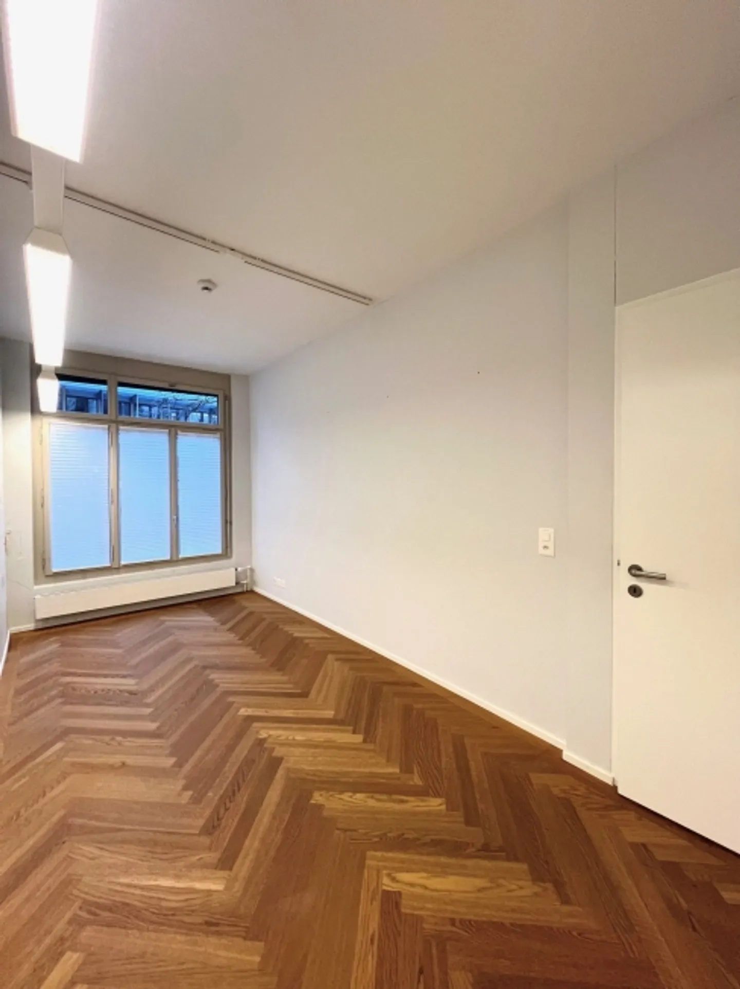 Shop for rent - Photo 6 of 12