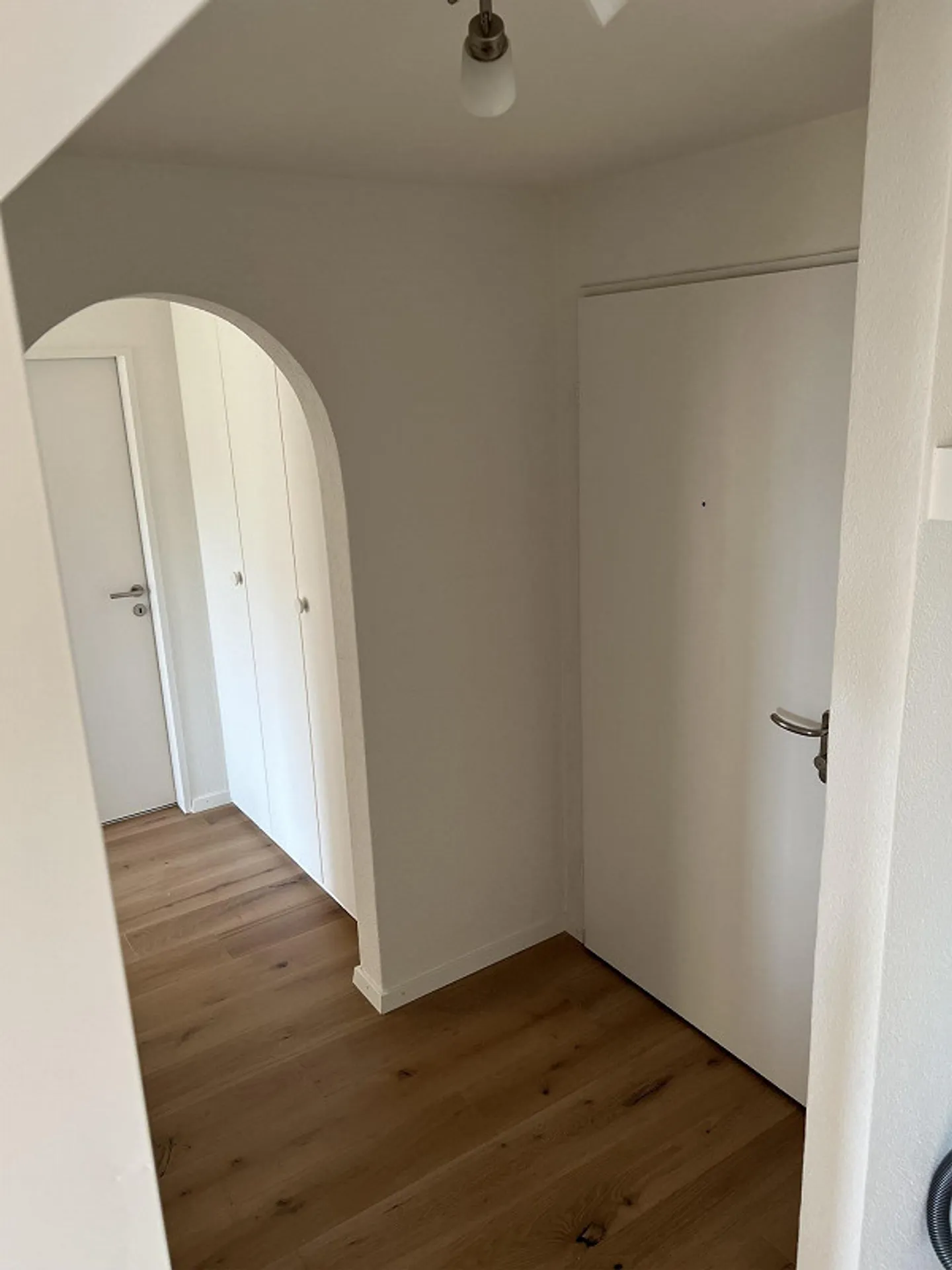 Appartamento 3,5 locali con posto auto in garage sotterraneo e posto auto esterno - Foto 9 di 15