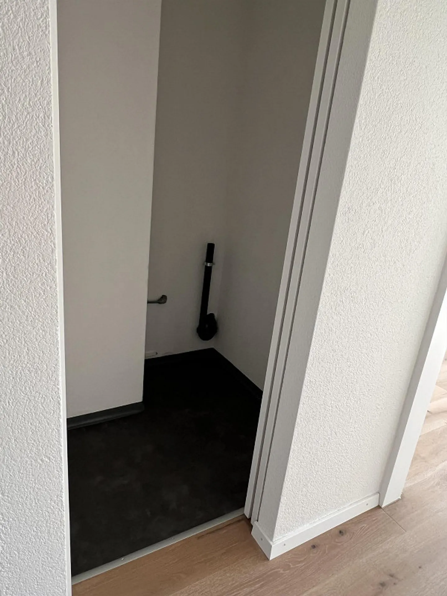 Appartamento 3,5 locali con posto auto in garage sotterraneo e posto auto esterno - Foto 11 di 15
