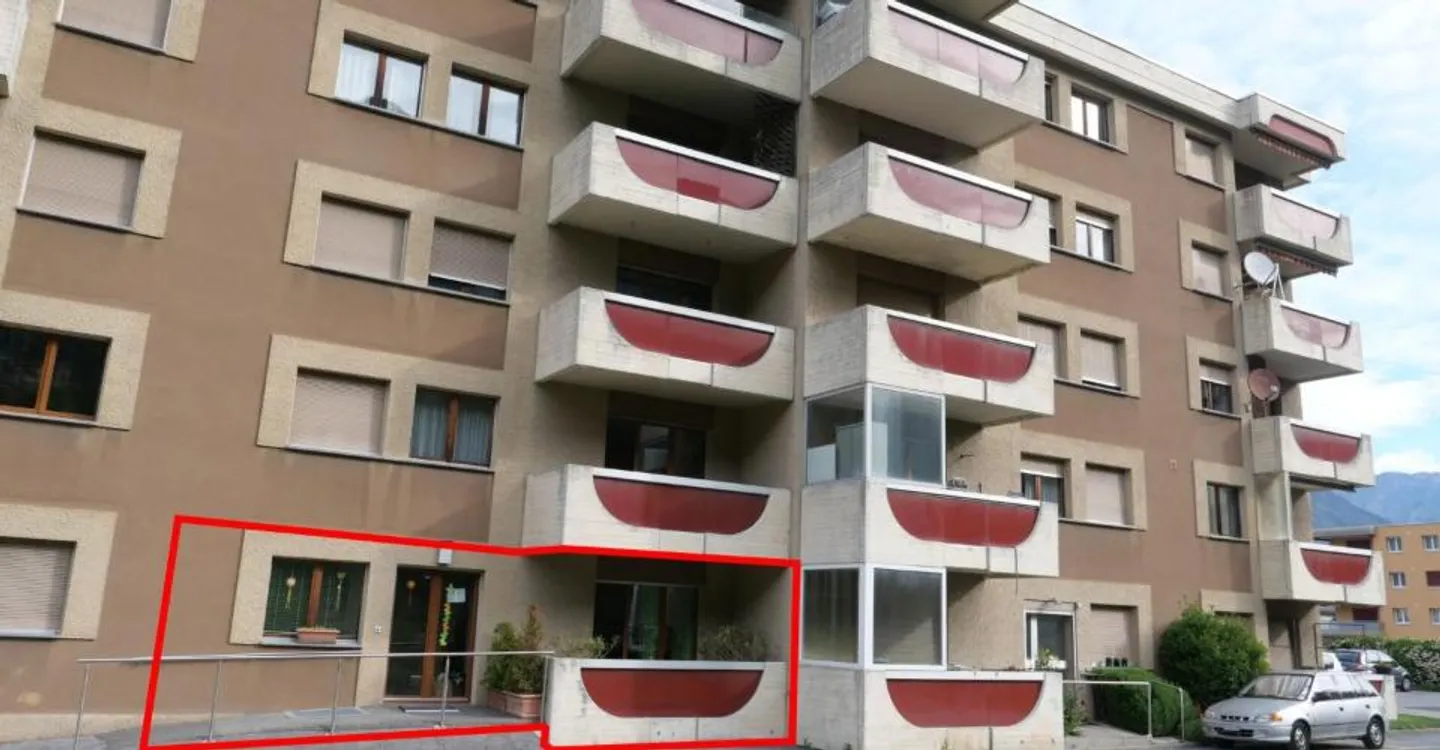 Lot of 2 apartments in Saxon - Photo 2 of 11