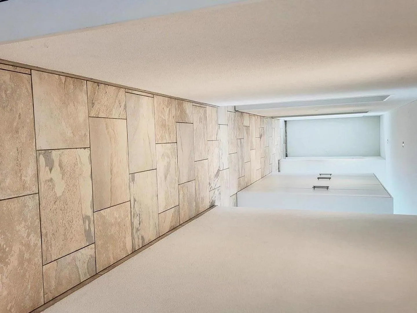 Large bright apartment in the village center in a child-friendly environment - Photo 3 of 10