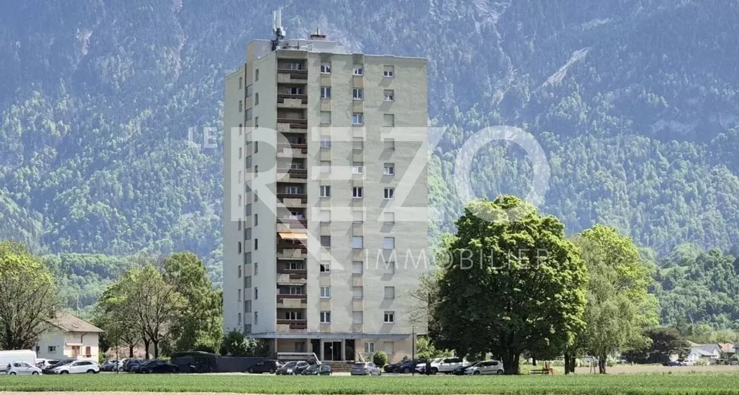 Luminoso appartamento attico di 2,5 locali - ristrutturato nel 2026, disponibile subito, vista panoramica - Foto 1 di 13