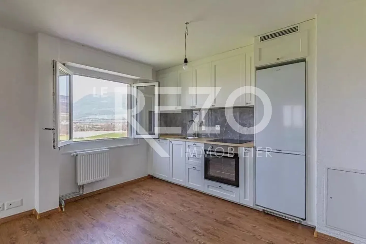 Luminoso appartamento attico di 2,5 locali - ristrutturato nel 2026, disponibile subito, vista panoramica - Foto 8 di 13