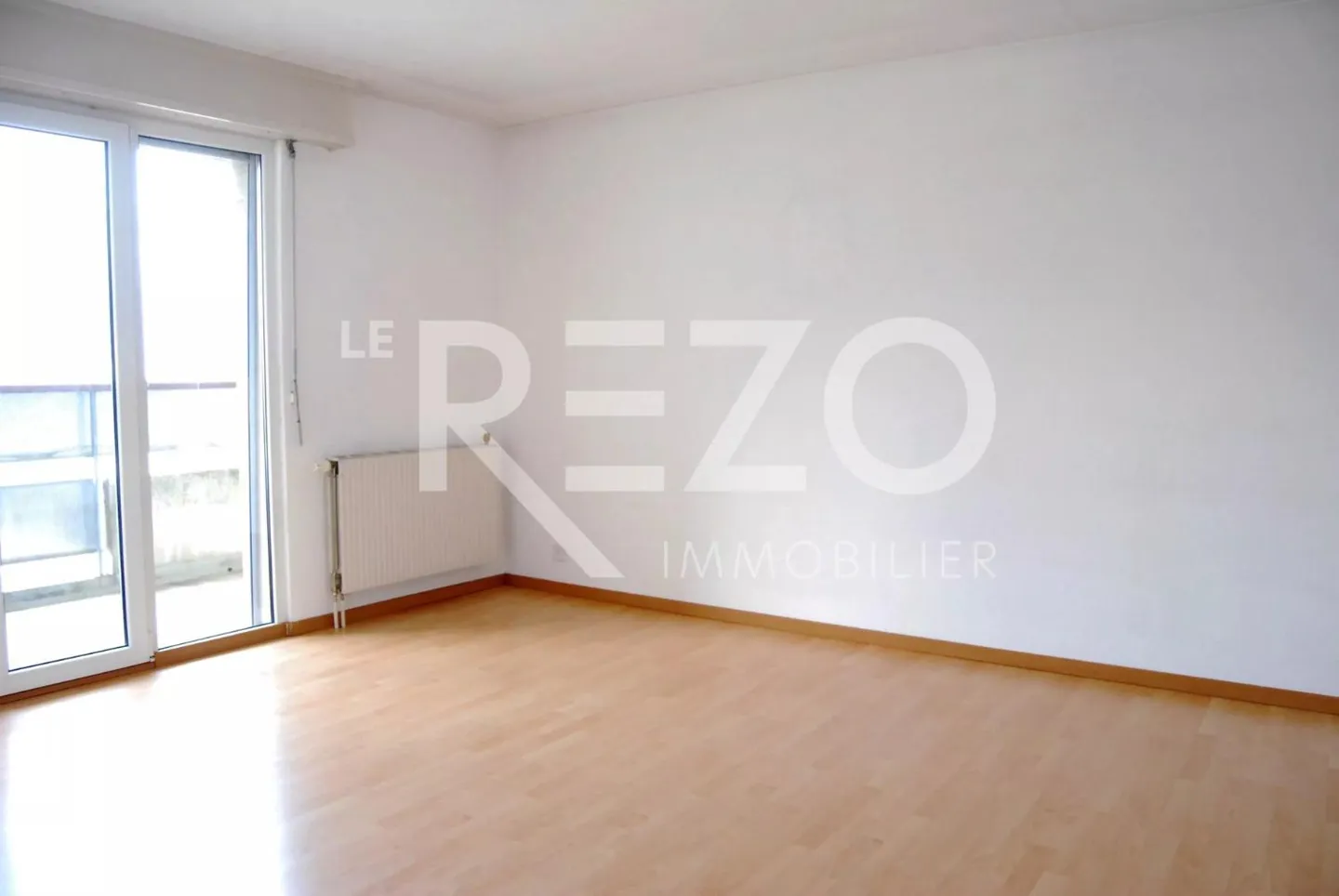 Luminoso appartamento attico di 2,5 locali - ristrutturato nel 2026, disponibile subito, vista panoramica - Foto 9 di 13