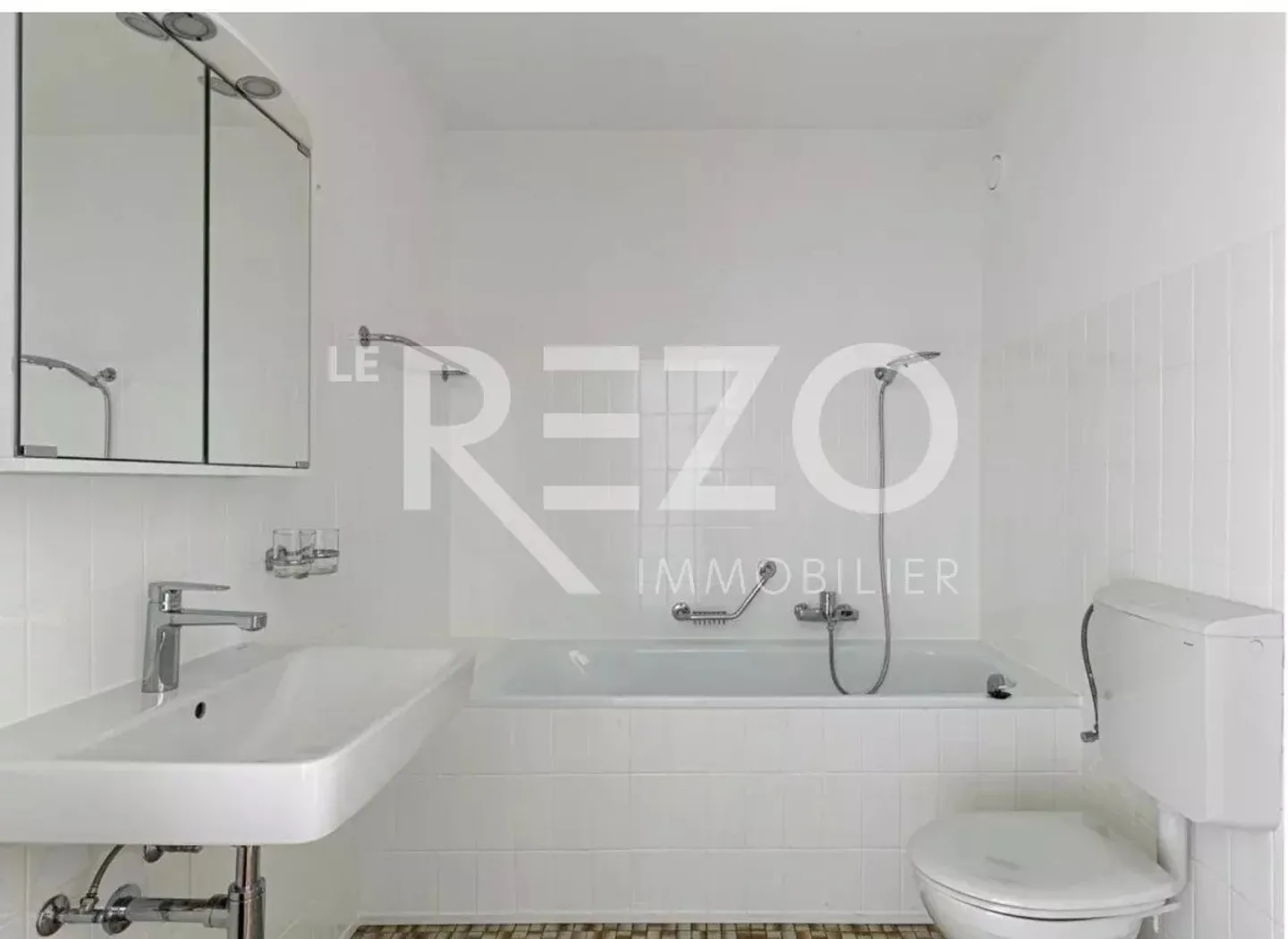 Luminoso appartamento attico di 2,5 locali - ristrutturato nel 2026, disponibile subito, vista panoramica - Foto 10 di 13