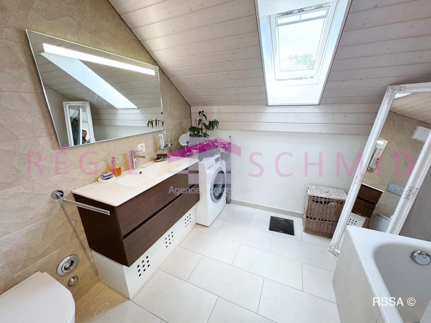 Appartement rénové avec balcon - Photo 10 sur 10