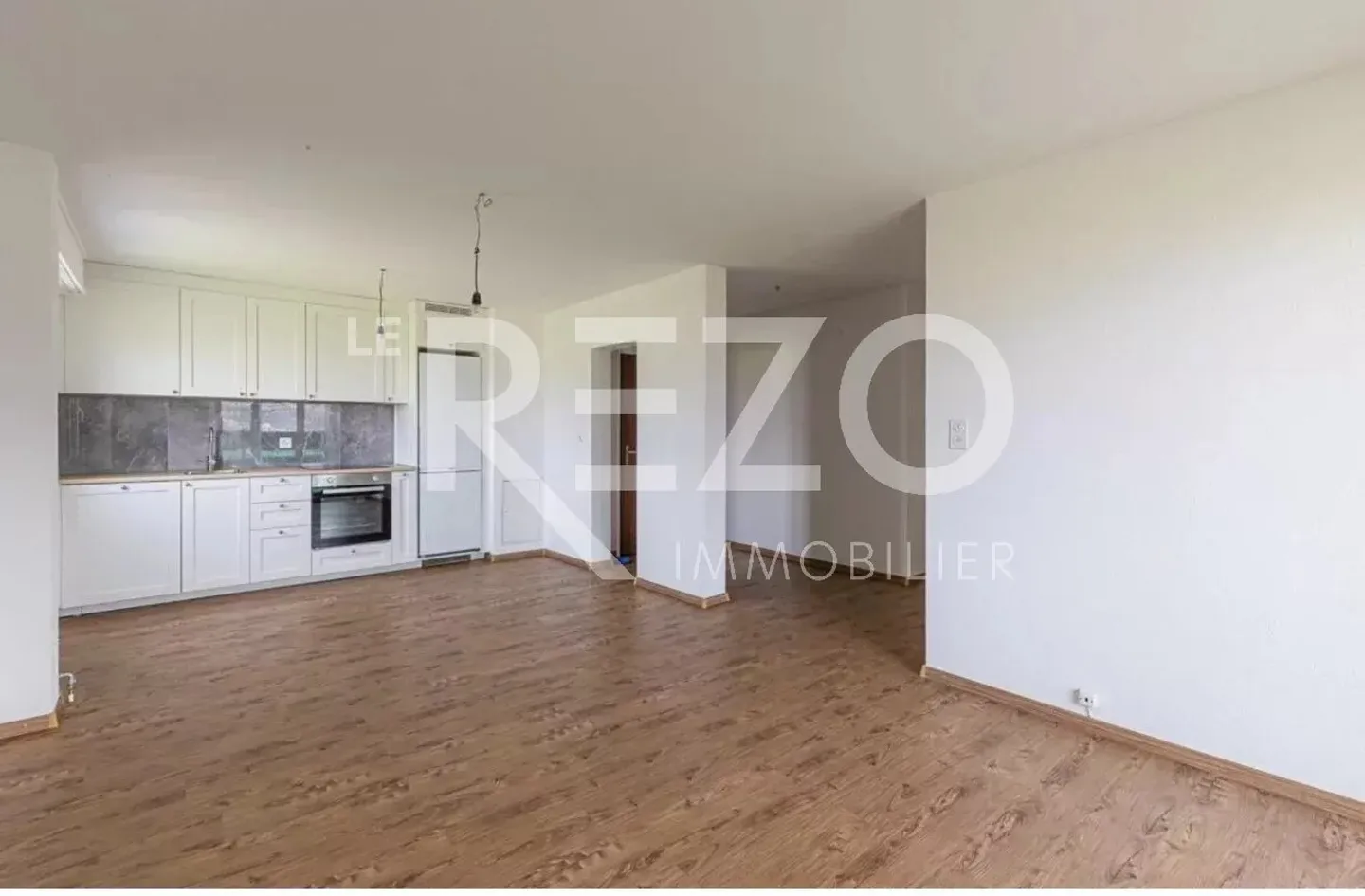 Luminoso appartamento attico di 2,5 locali - ristrutturato nel 2026, disponibile subito, vista panoramica - Foto 5 di 13