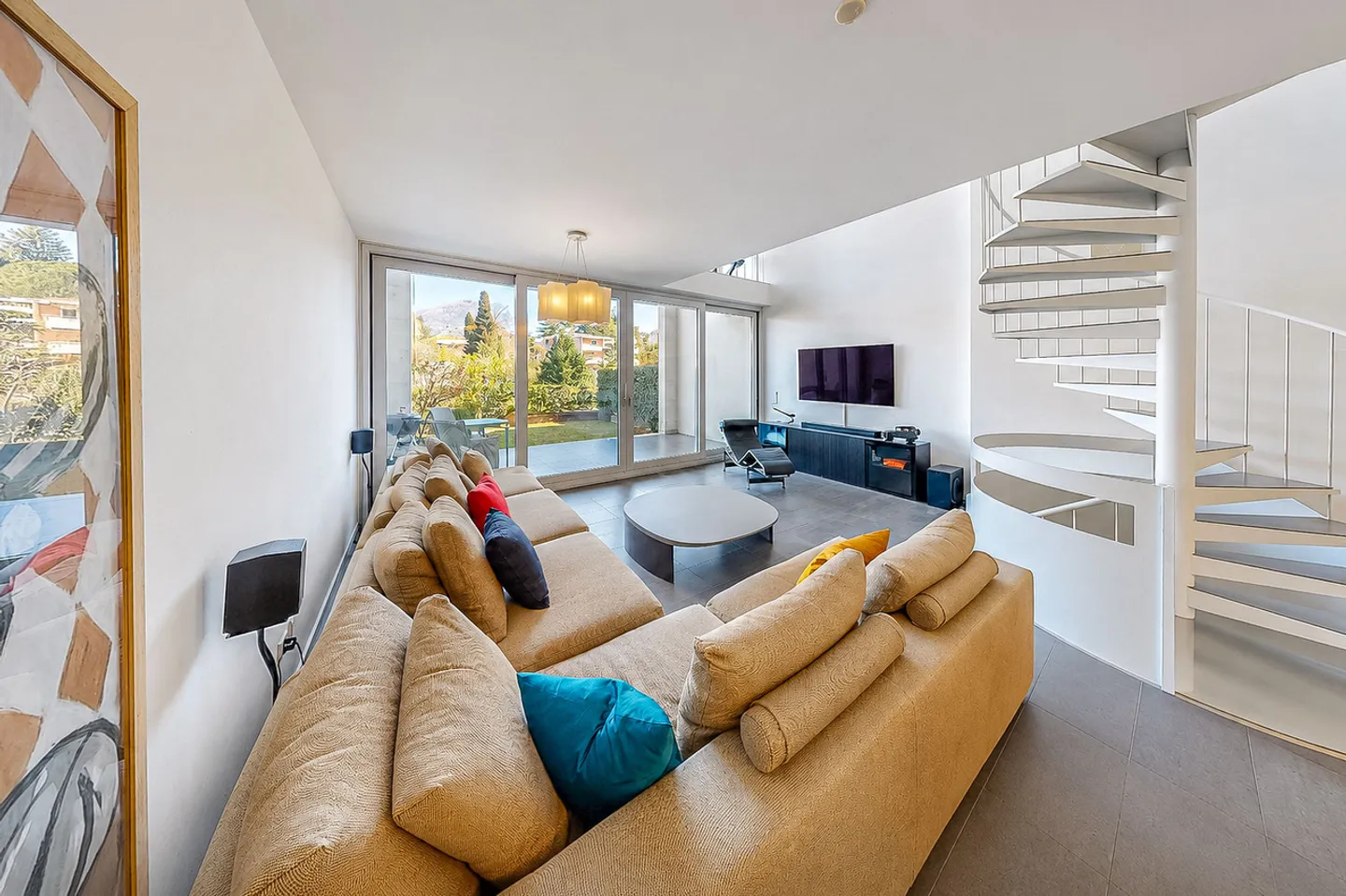 Geräumiges 4,5-Zimmer-Tripex mit Garten in Lugano - Foto 1 von 10