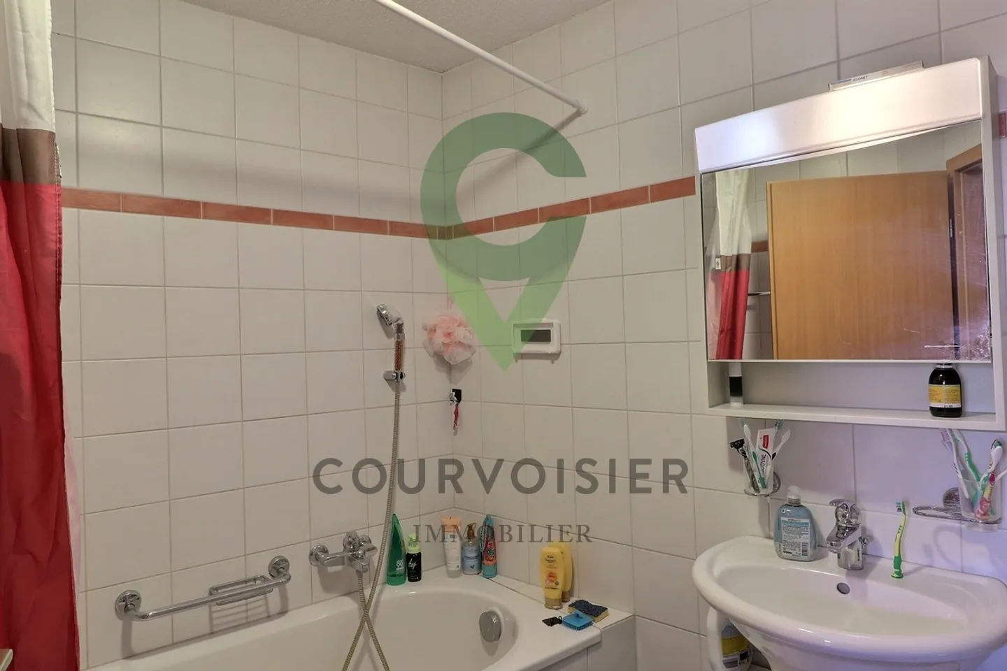 Charmantes Dorfhaus in Bôle - Foto 9 von 10