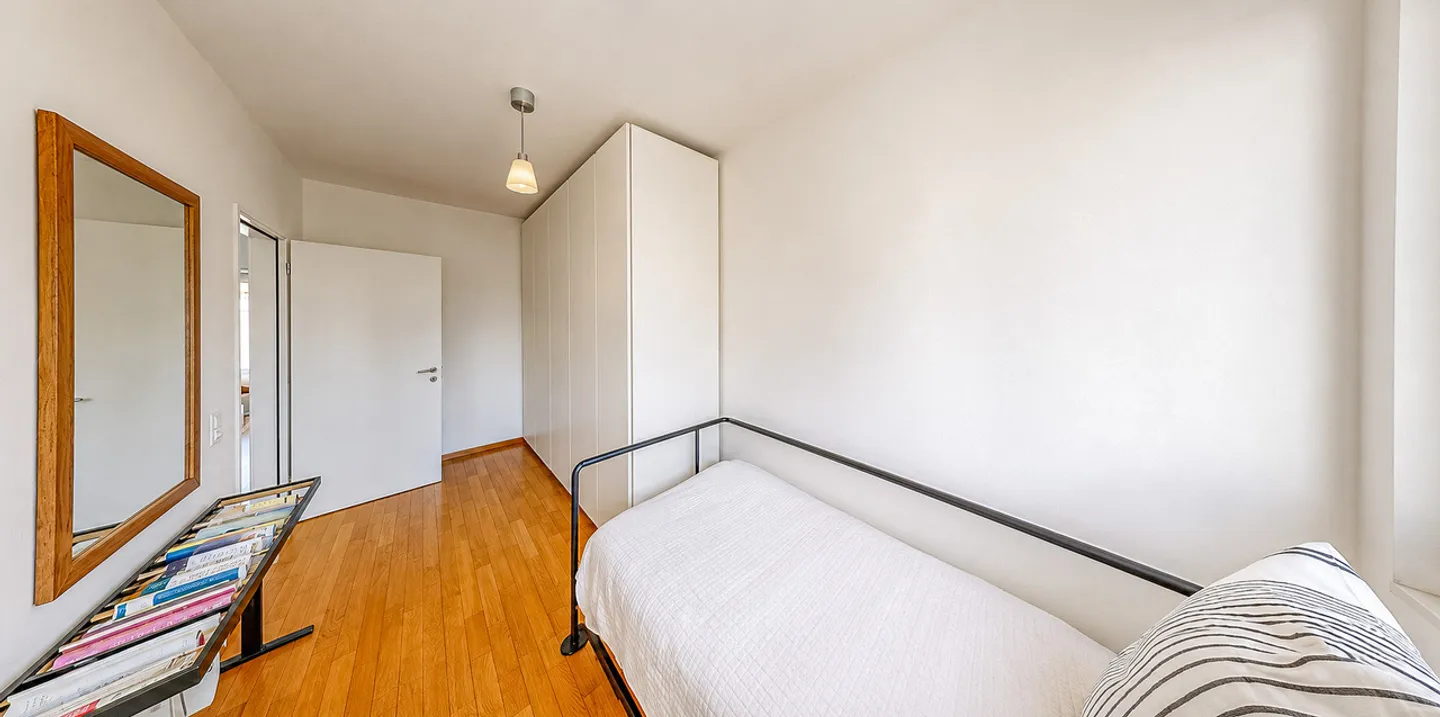 Geräumiges 4,5-Zimmer-Tripex mit Garten in Lugano - Foto 6 von 10