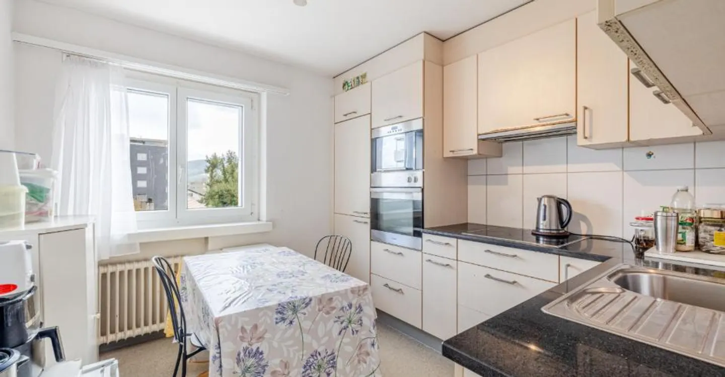Your new, bright home in a family-friendly neighborhood - Photo 3 of 4