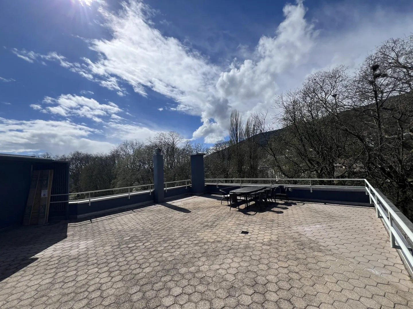 À louer ? Superbe attique avec 6,5 pièces et terrasse panoramique - Photo 4 sur 13