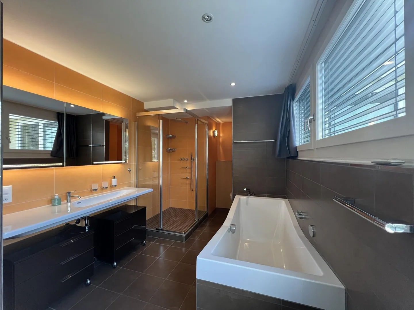 À louer ? Superbe attique avec 6,5 pièces et terrasse panoramique - Photo 13 sur 13