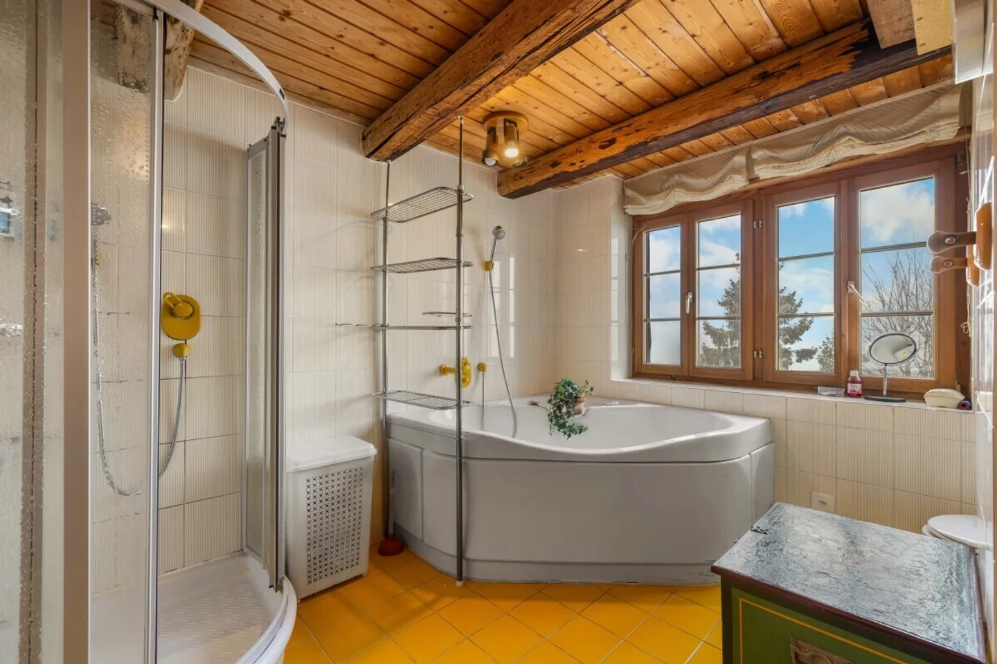 Casa a schiera angolare di 6,5 stanze con vista panoramica, grande giardino e storia - Foto 9 di 12