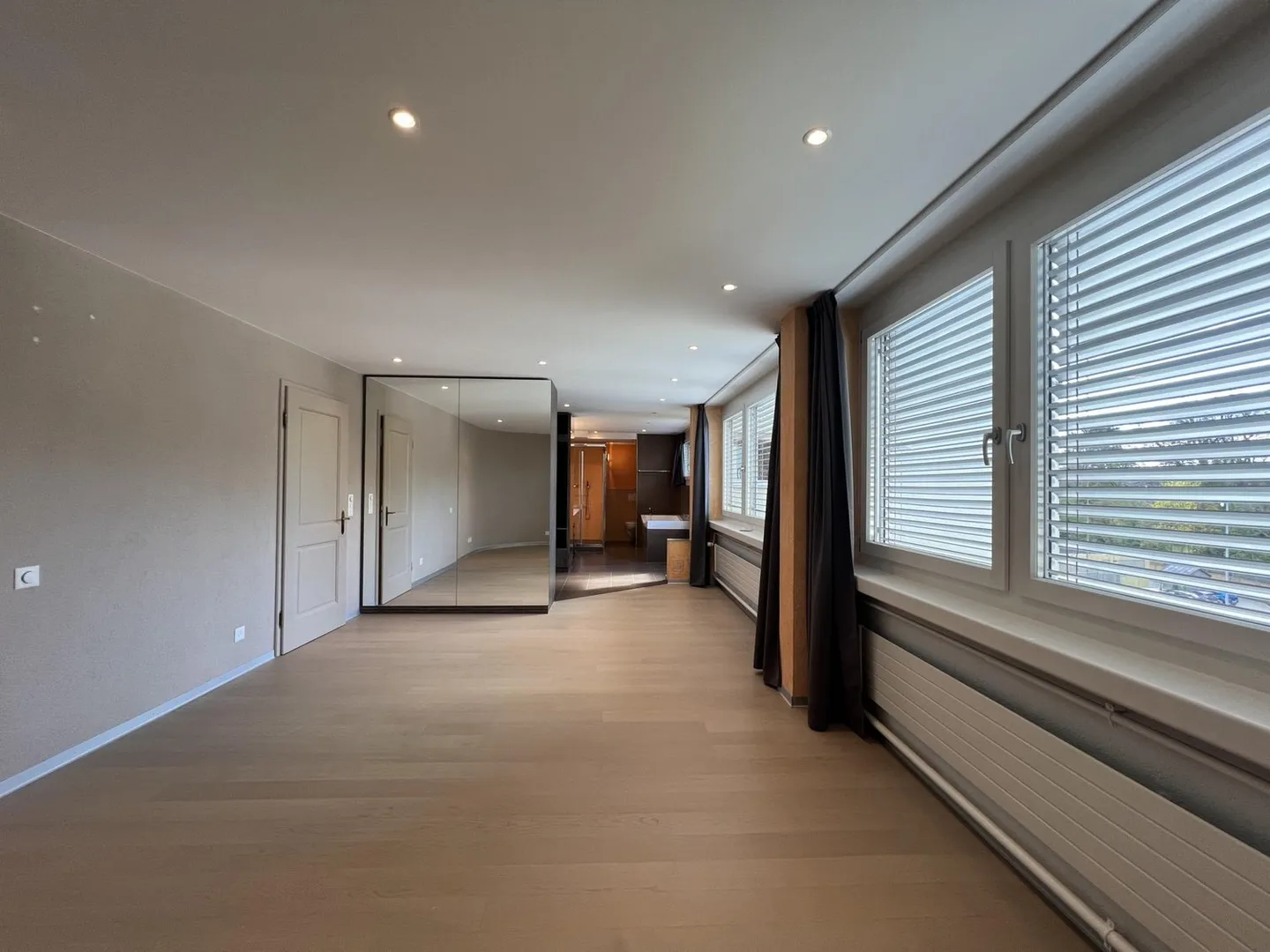 À louer ? Superbe attique avec 6,5 pièces et terrasse panoramique - Photo 11 sur 13