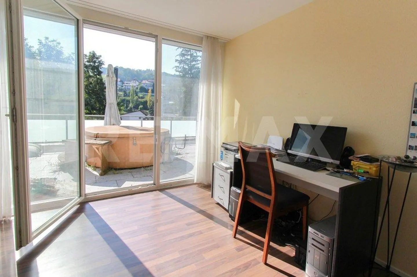 Moderno appartamento con terrazza di 5,5 stanze a Hilfikon - Foto 5 di 7