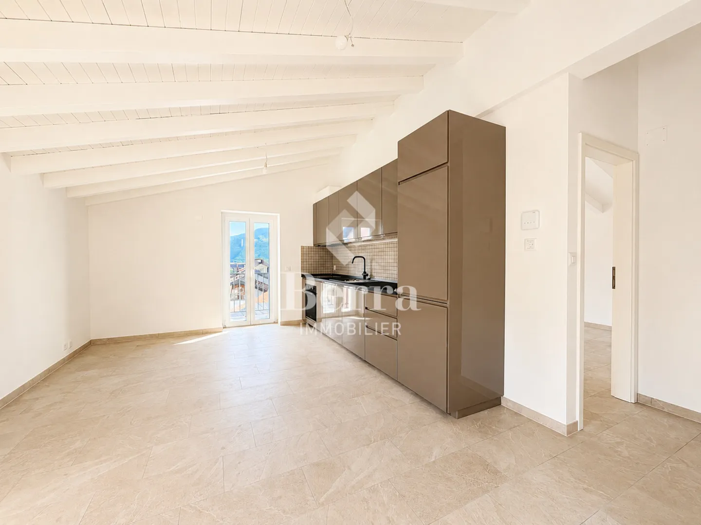Propriété d'investissement rénovée - Photo 5 sur 16
