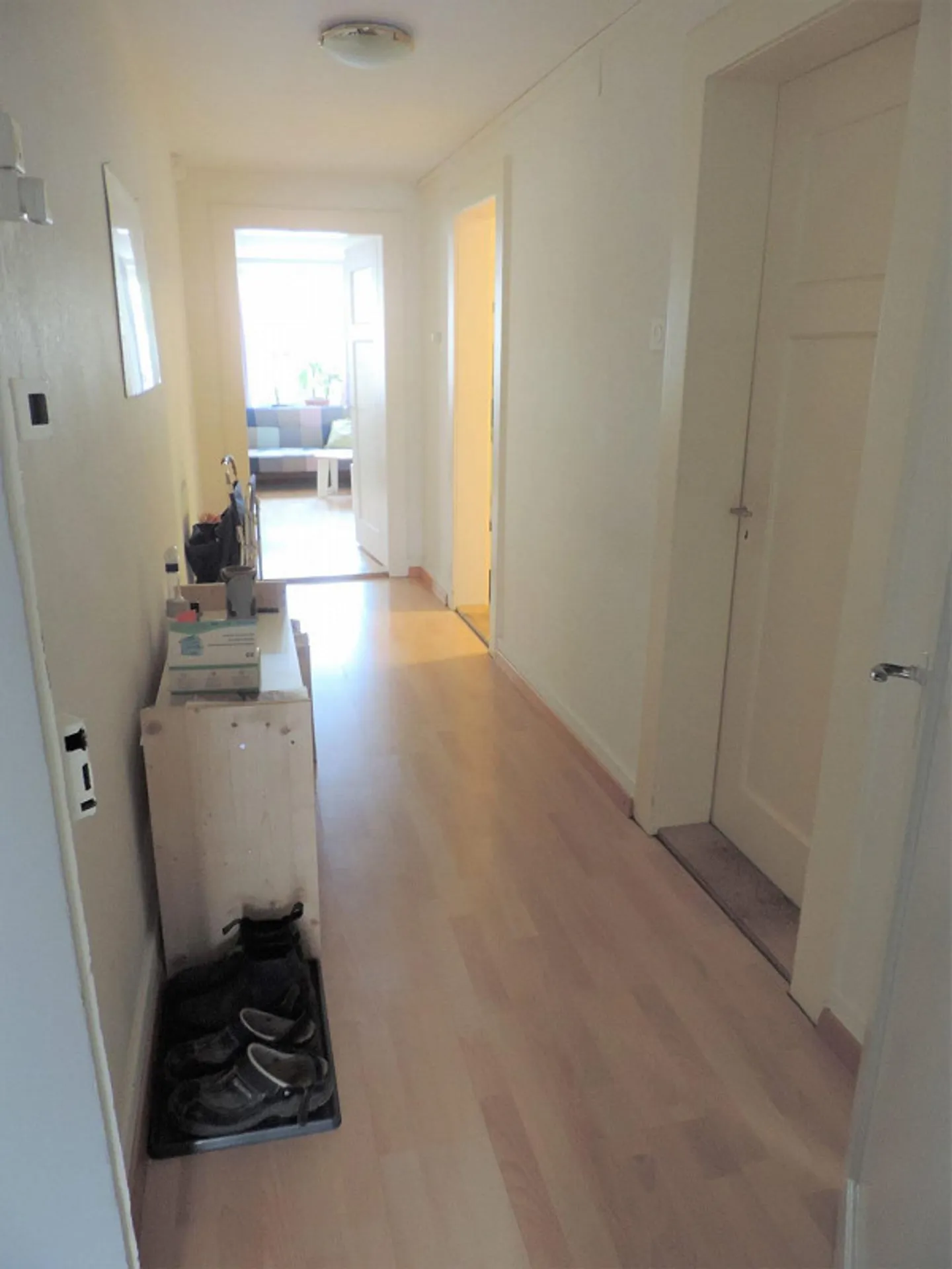 Living in the Town of Uznach - Photo 3 of 9