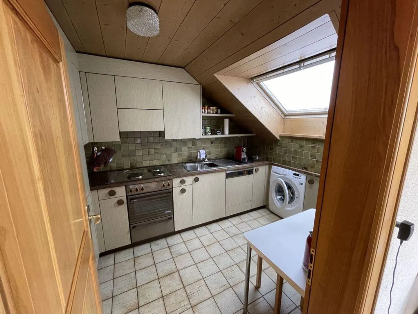 Grosszügige Dachgeschosswohnung - Foto 3 von 10