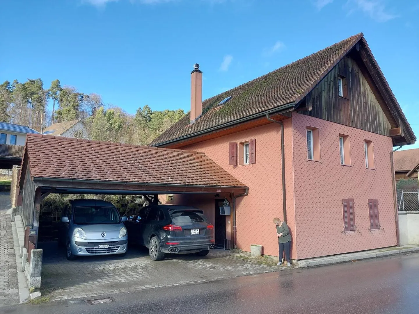 Freistehendes Haus mit Renovierungspotenzial - Foto 2 von 28