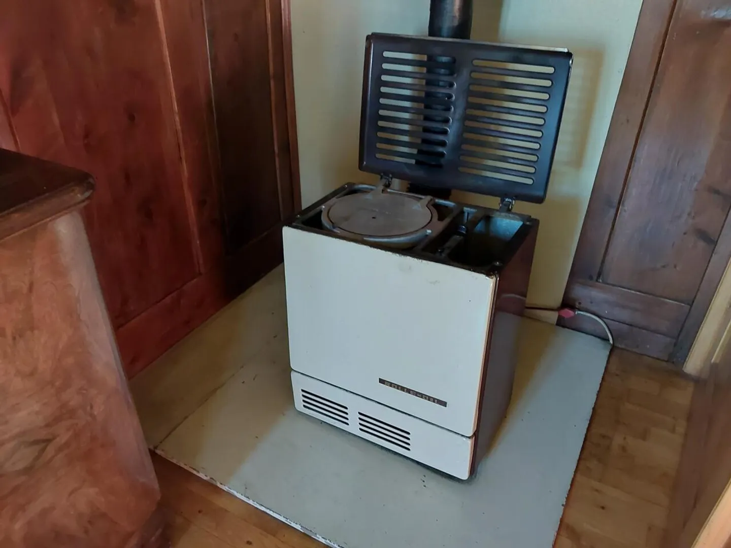 Freistehendes Haus mit Renovierungspotenzial - Foto 8 von 28