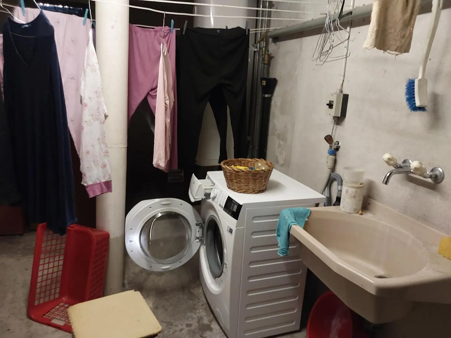 Freistehendes Haus mit Renovierungspotenzial - Foto 27 von 28