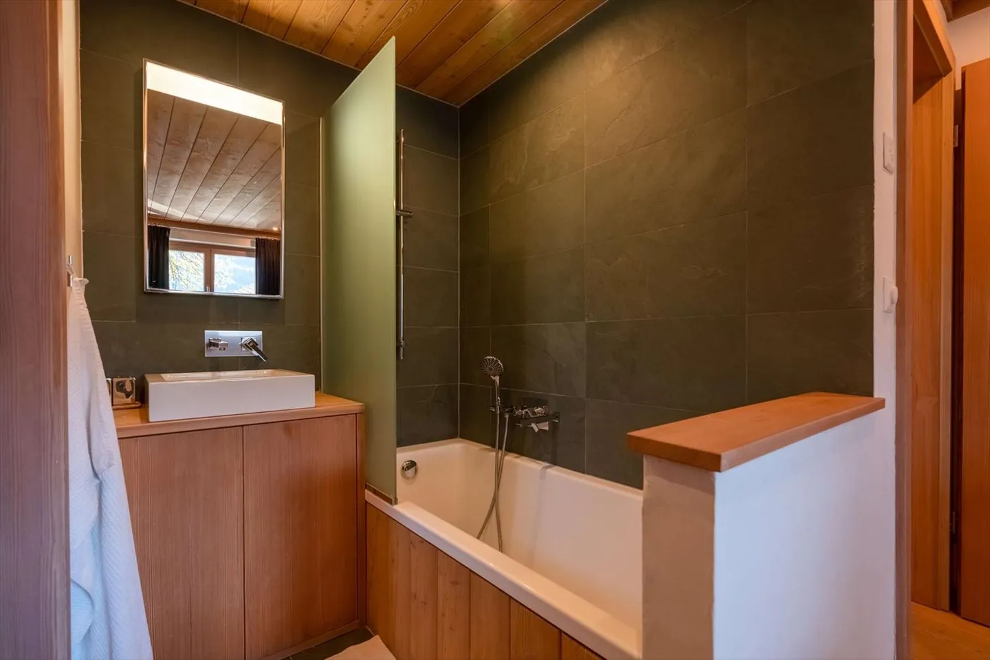 Chalet for sale - Photo 12 of 13