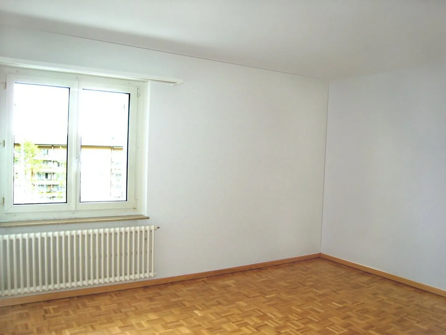 Appartement spacieux de 4,5 pièces dans une propriété bien entretenue à louer - Photo 5 sur 9