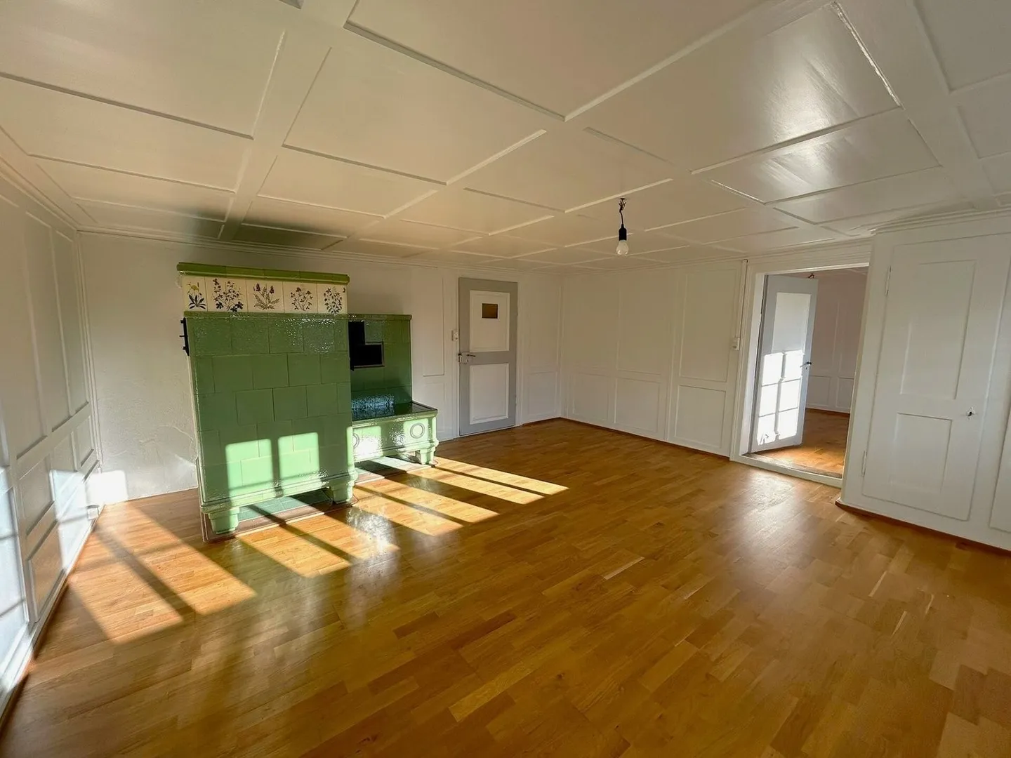 4-Room Bijou by Lake Zurich with Garden - Photo 2 of 12