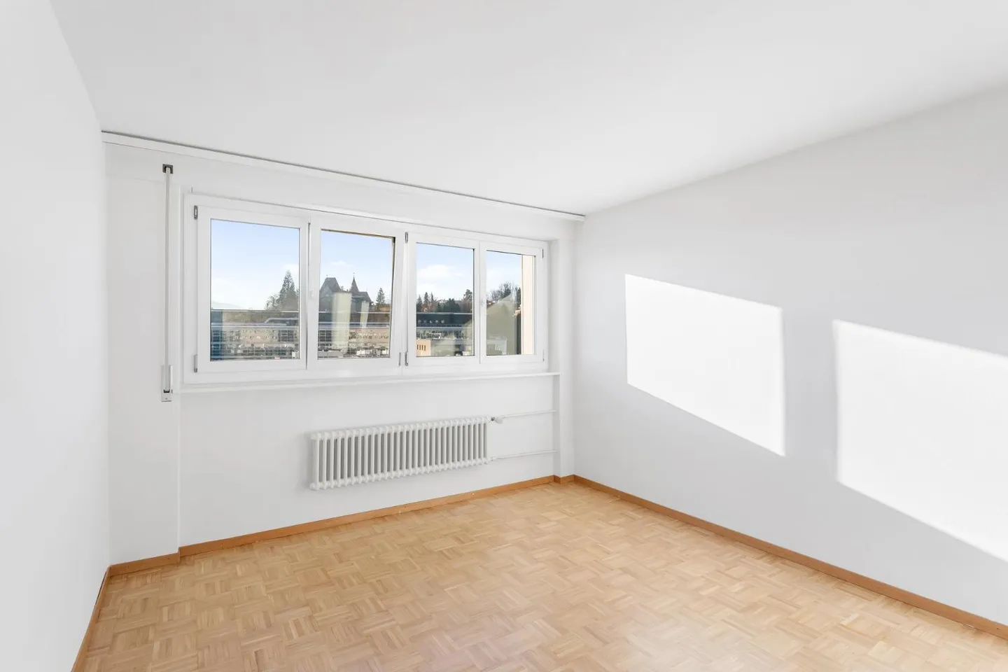 Helles Apartment mit Balkon - Foto 6 von 7