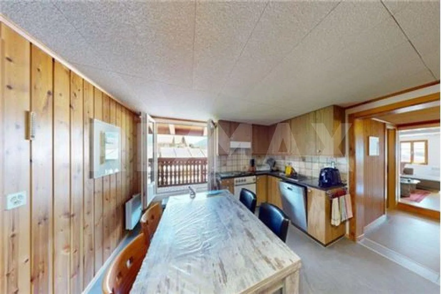 4-room apartment and separate plot with 3 parking spaces - Photo 4 of 11