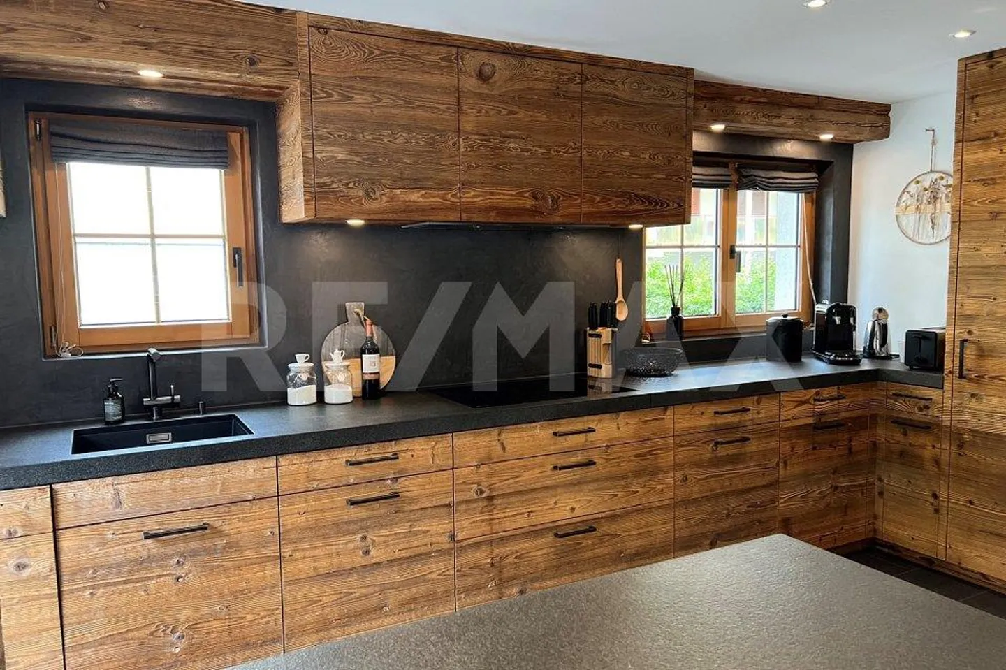 Appartement moderne avec charme - Photo 3 sur 13