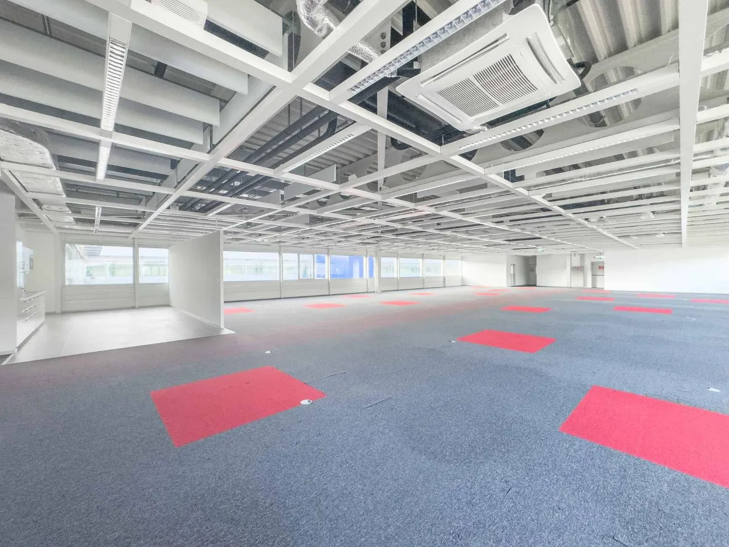 Vernier - Superficie di 903 m2 all'ultimo piano - Edificio IKEA - Foto 6 di 8