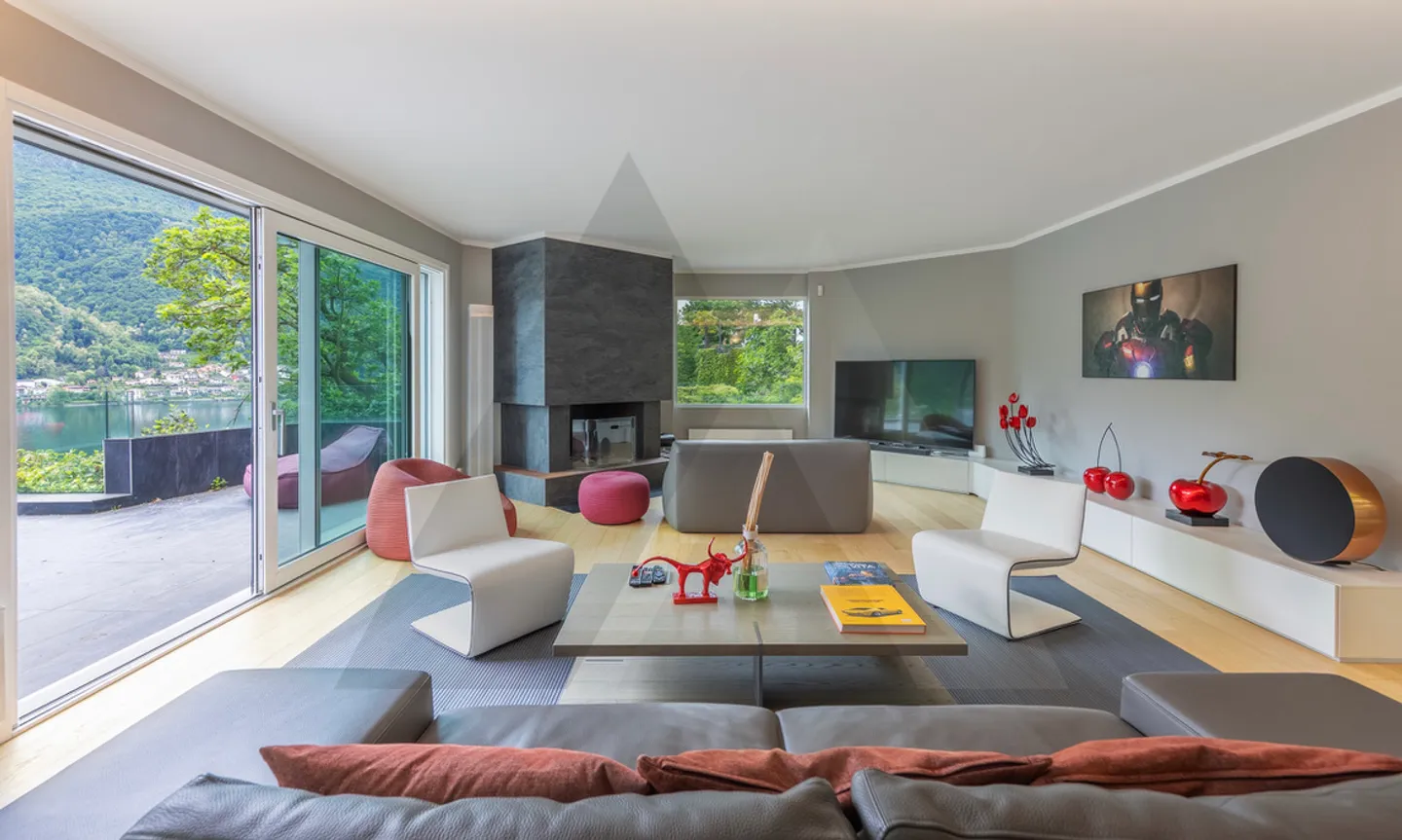VILLA MODERNE AVEC ZONE BIEN-ÊTRE ET MEUBLES DESIGN - Photo 1 sur 16