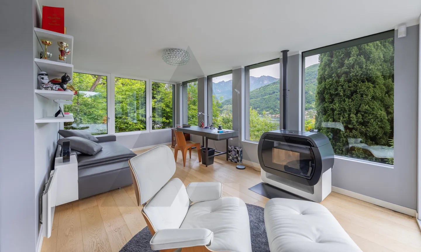 VILLA MODERNE AVEC ZONE BIEN-ÊTRE ET MEUBLES DESIGN - Photo 3 sur 16