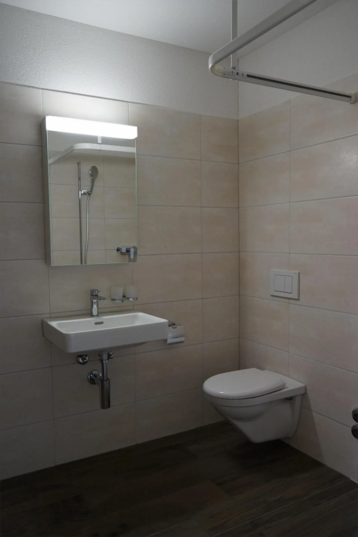 Appartement charmant dans un emplacement urbain avec bonne connexion de transport public - Photo 4 sur 5