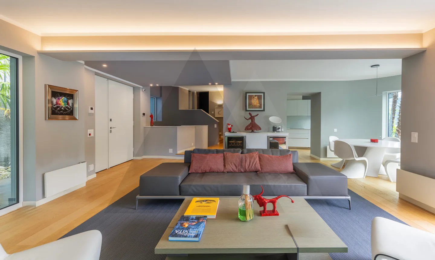 VILLA MODERNE AVEC ZONE BIEN-ÊTRE ET MEUBLES DESIGN - Photo 7 sur 16