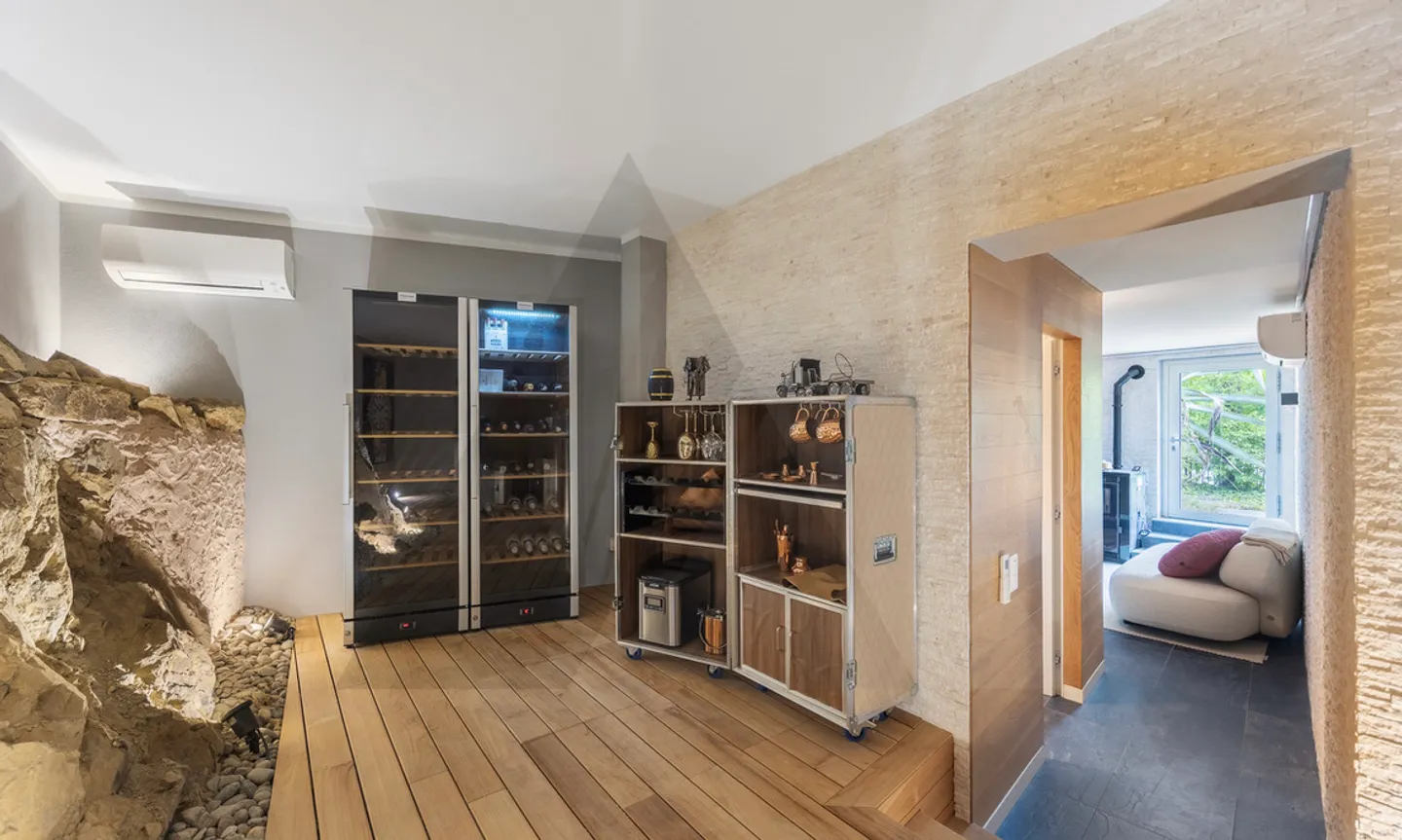 VILLA MODERNE AVEC ZONE BIEN-ÊTRE ET MEUBLES DESIGN - Photo 12 sur 16