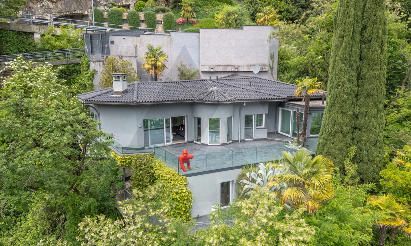 VILLA MODERNE AVEC ZONE BIEN-ÊTRE ET MEUBLES DESIGN - Photo 16 sur 16