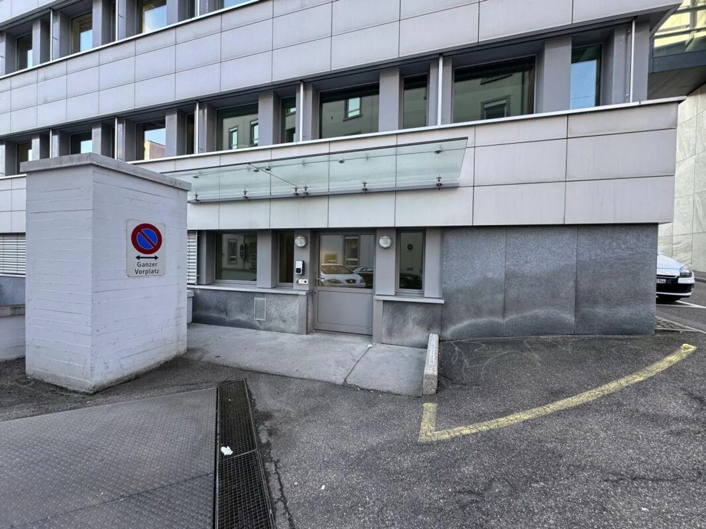 Vielseitiger Raum mit Tageslicht - Foto 12 von 13