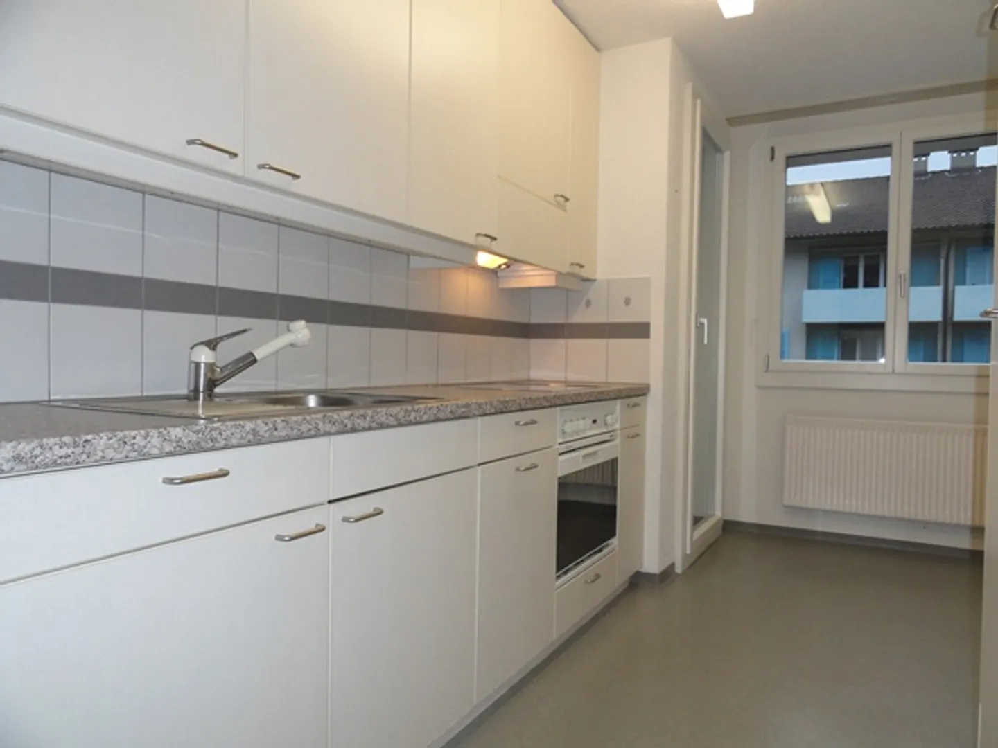 Helle Wohnung mit Balkonen - Foto 4 von 5